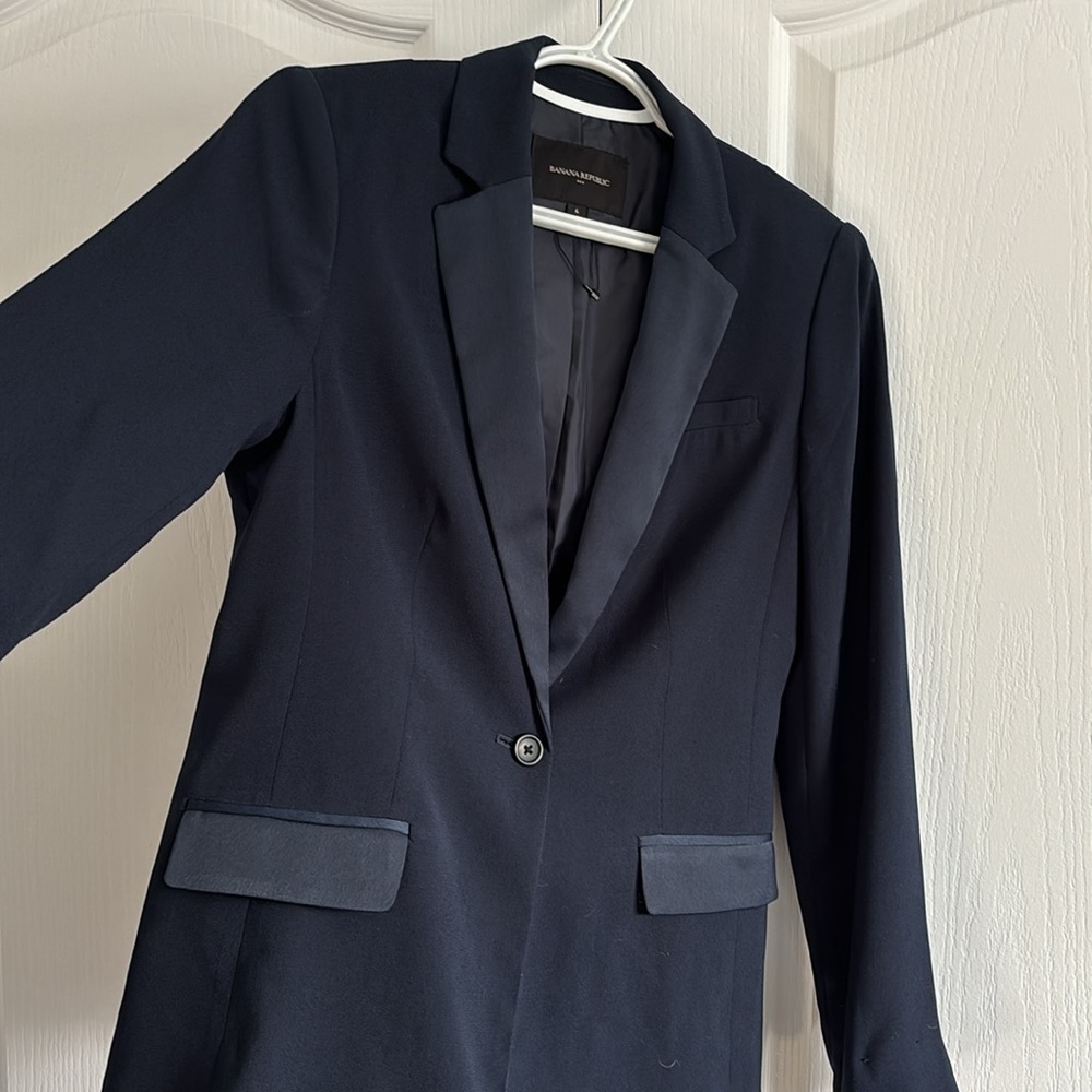 Banana Republic Navy Blazer - Picture 3 of 6